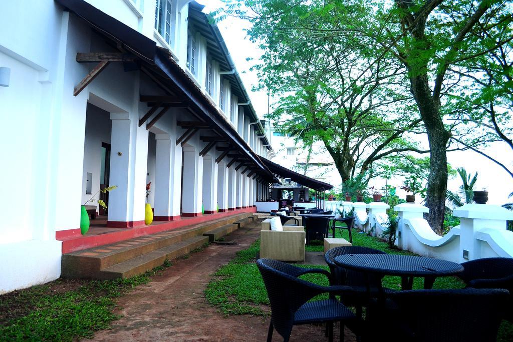 Old Lighthouse Bristow Hotel , Fort Kochi Exterior photo