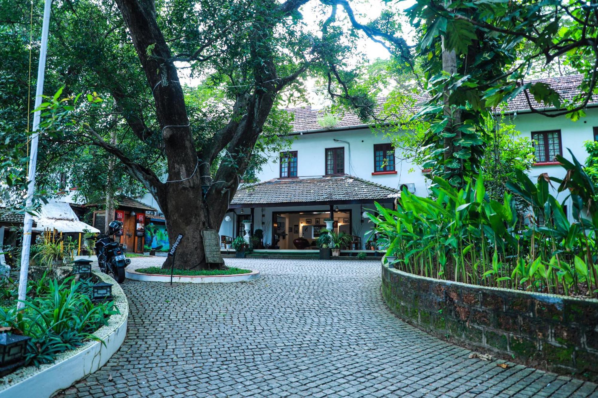 Old Lighthouse Bristow Hotel , Fort Kochi Exterior photo